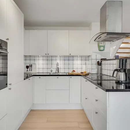 Vakantiehuis Stunning In With Kitchen
