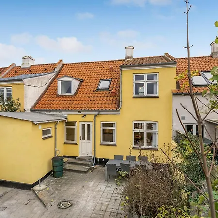 Ferienhaus Stunning In With Kitchen *