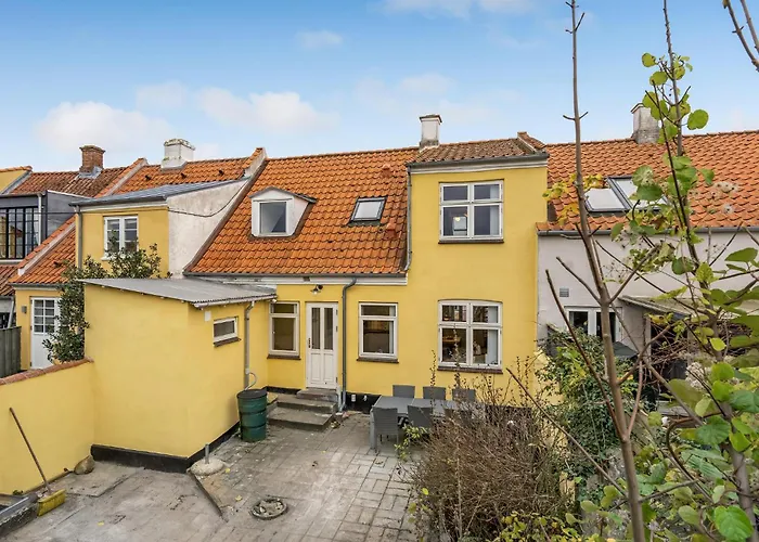Ferienhaus Stunning In With Kitchen *